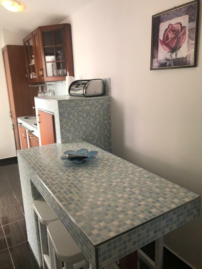 Sara Apartments Baška Voda Kültér fotó
